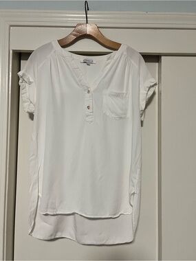 Rose & Olive White Short Sleeve V-Neck Henley Blouse